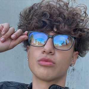 Miladweyy Profile Picture
