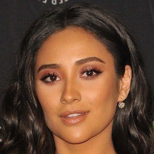 Shay Mitchell Profile Picture