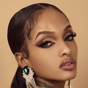 Lola Monroe Profile Picture