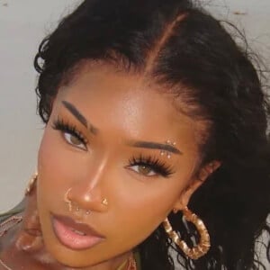 NanaaReckless Profile Picture