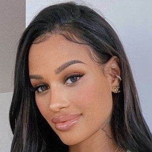 Fanny Neguesha Profile Picture