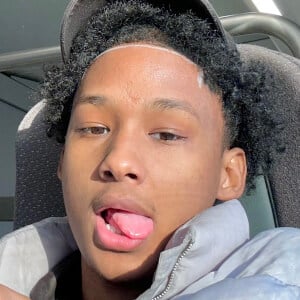 xHarnel Profile Picture