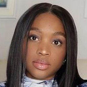 Amy Okoli Profile Picture