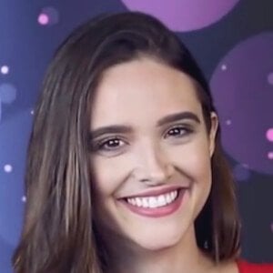 Juliana Paiva Headshot 