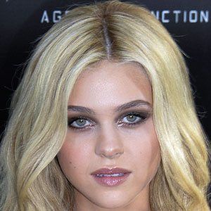 Nicola Peltz Profile Picture