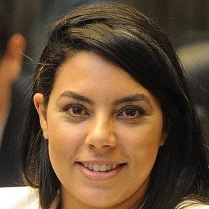Claudia Pereira Headshot 