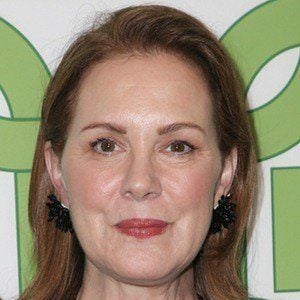 Elizabeth Perkins Profile Picture