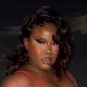 pink_neinu Profile Picture