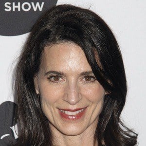 Perrey Reeves Profile Picture