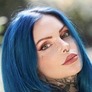 Suicide girl riae