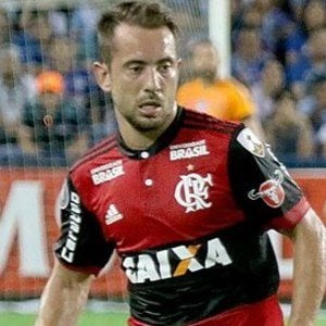 Everton Ribeiro Headshot 