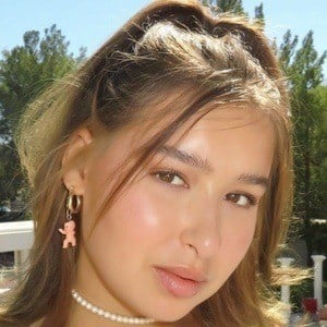 Caroline Ricke Profile Picture