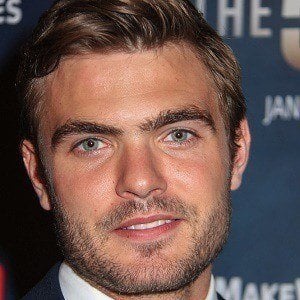 Alex Roe Profile Picture