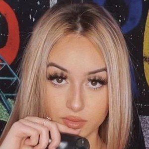 Arianna Roman - Age, Family, Bio | Famous Birthdays