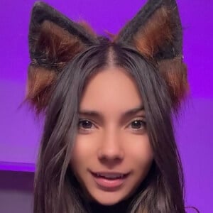 sara02wolf - Age, Bio, Family | Famous Birthdays