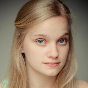 Eva Sayer