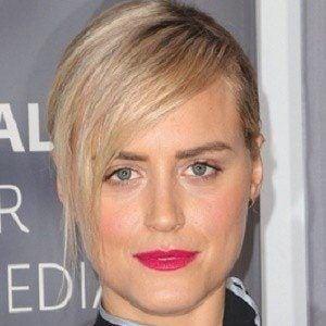 Taylor Schilling Profile Picture