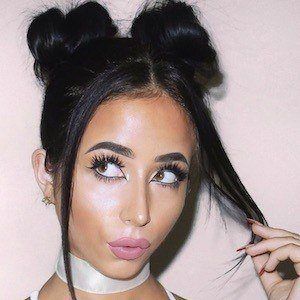 How old is amber scholl deals