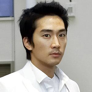 Song Seung-heon - Age, Family, Bio | Famous Birthdays