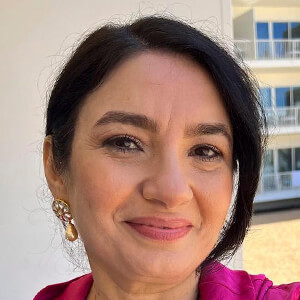 Zenobia Shroff Profile Picture