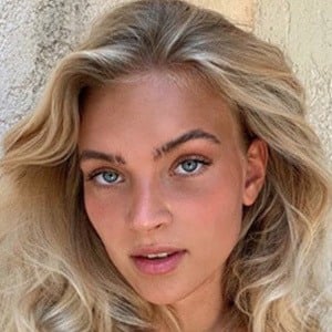 Emilia Silberg Profile Picture