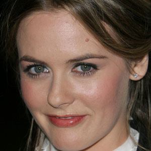 Alicia Silverstone Profile Picture