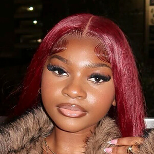Sara Simone Profile Picture