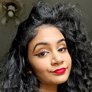 Simplyysri Profile Picture