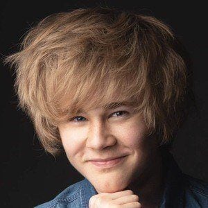 jazz ukrudtsplante glemme Casey Simpson - Age, Family, Bio | Famous Birthdays