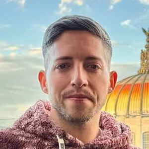 Jon Sinache Profile Picture