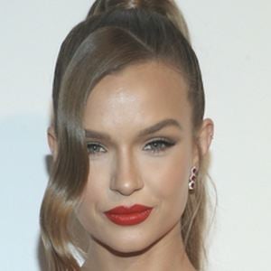 Josephine Skriver Profile Picture