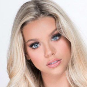 Kaylyn Slevin Profile Picture