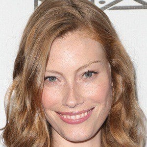 Alyssa Sutherland - Age, Family, Bio | Famous Birthdays