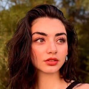 Özge Törer Profile Picture