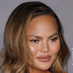 Chrissy Teigen - Age, Family, Bio