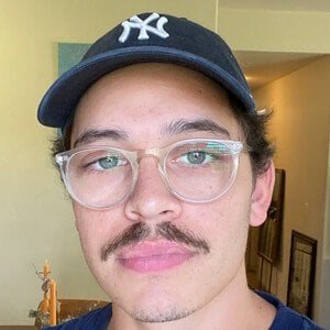 Xander Torres - Age, Family, Bio | Famous Birthdays