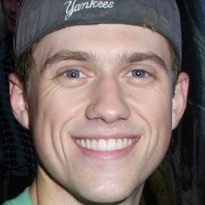 Aaron Tveit Profile Picture