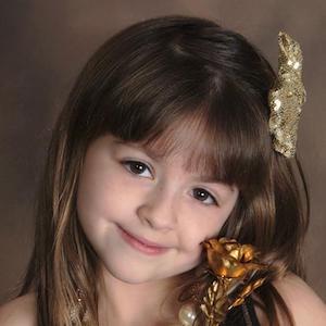 Allie Twinpossible - Age, Family, Bio | Famous Birthdays