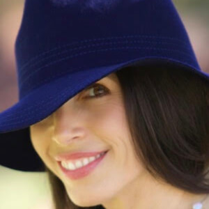 Tasia Valenza Profile Picture