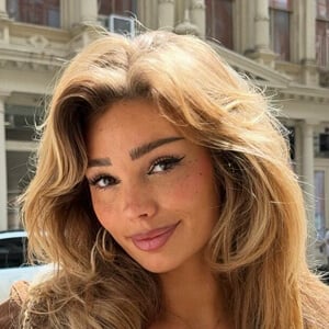 Laura Celia Valk Profile Picture