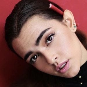 Lucy Vives Profile Picture