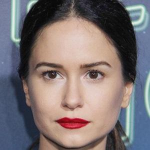 Katherine Waterston Profile Picture