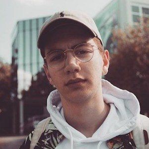 Sam Wernik - Age, Family, Bio | Famous Birthdays