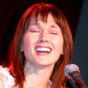 Lari White