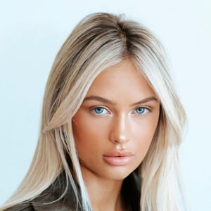 Caroline Wick Profile Picture