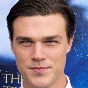 Finn Wittrock Profile Picture