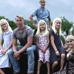 Lydia Plath - Age, Bio, Family Famous Birthdays