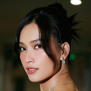 Ái Phương Headshot