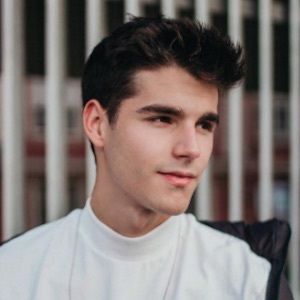 Álvaro Mel Headshot