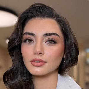 Özge Törer Headshot 4 of 10